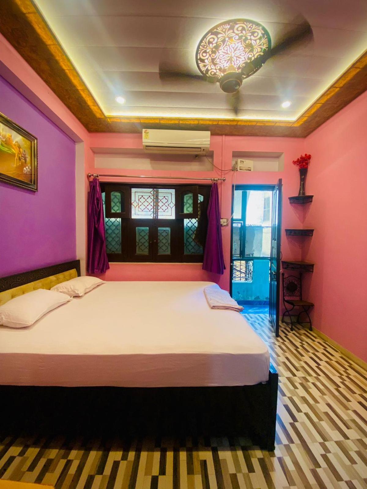 Marigold Guest House Varanasi Bilik gambar